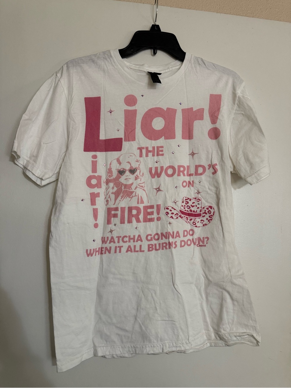 Gildan Liar World’s on Fire Rhinestone Graphic T-Shirt White Pink Size M